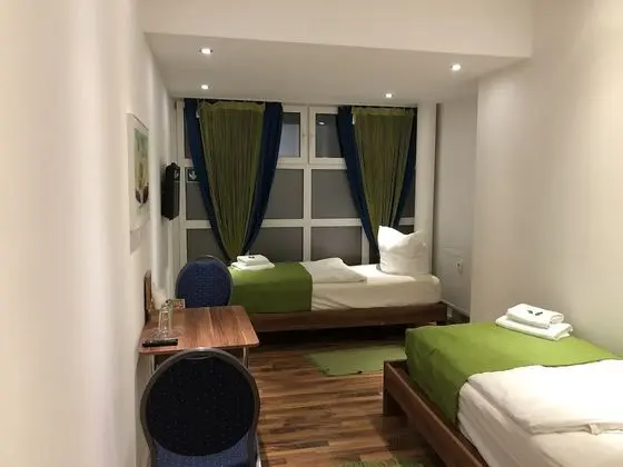 Tek Büyük veya İki Ayrı Yataklı Oda