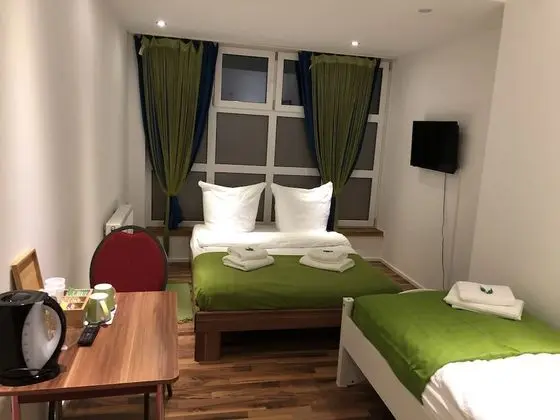 Üç Kişilik Oda