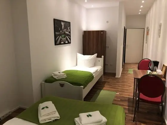 Üç Kişilik Oda