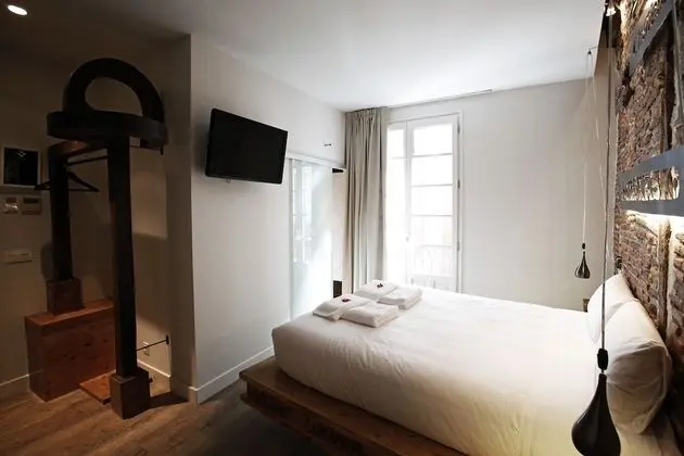 Standard Tek Büyük Yataklı Oda