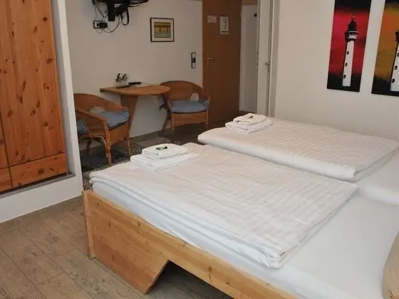 Tek Büyük veya İki Ayrı Yataklı Oda, Banyolu/Duşlu (Standard 2-Bettzimmer)