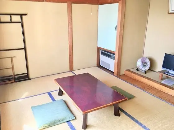 Traditional Dört Kişilik Oda, Ortak Banyo (Japanese Style)