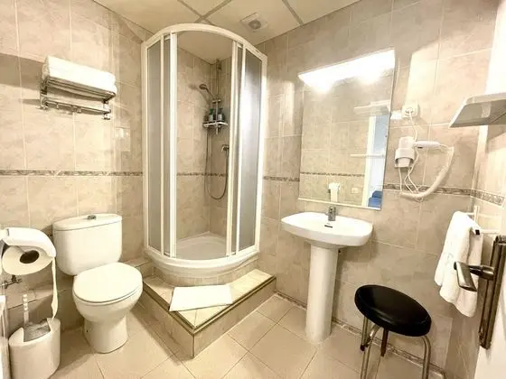 Basic İki Ayrı Yataklı Oda