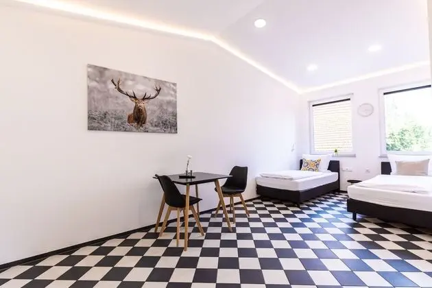 Tek Büyük veya İki Ayrı Yataklı Oda (A)