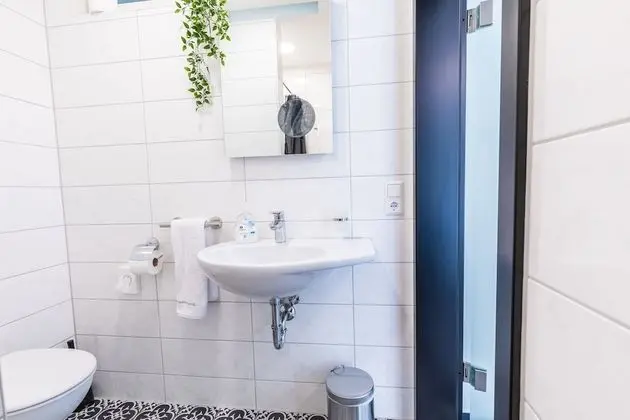 Tek Büyük veya İki Ayrı Yataklı Oda (B)