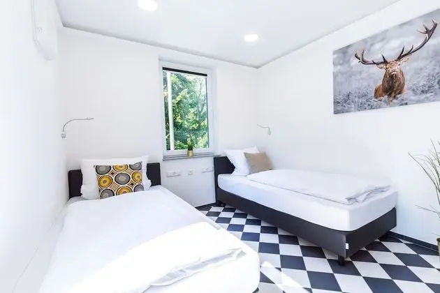 Tek Büyük veya İki Ayrı Yataklı Oda (C)