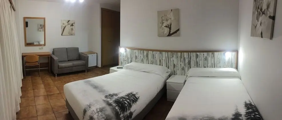 Tek Büyük veya İki Ayrı Yataklı Oda