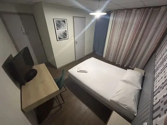 Standard Tek Büyük Yataklı Oda