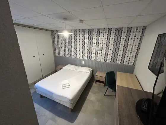 Standard Tek Büyük Yataklı Oda