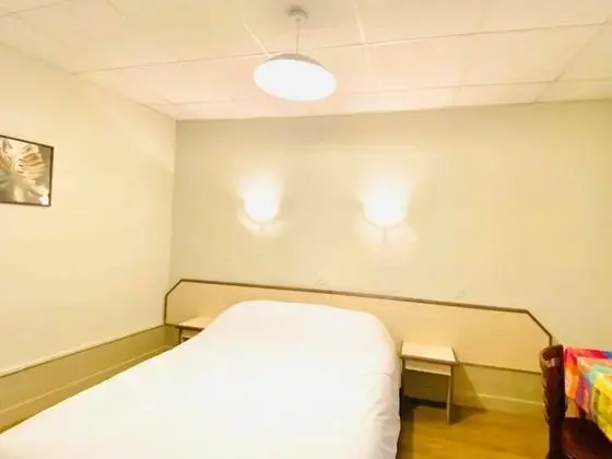 Standard Tek Büyük Yataklı Oda