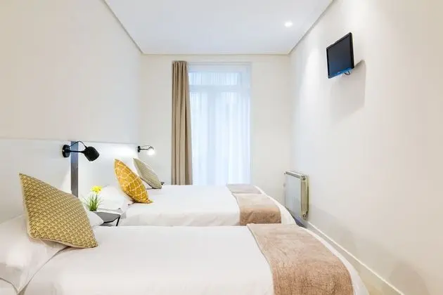 Superior Tek Büyük Yataklı Oda, 3 Tek Kişilik Yatak, Balkon