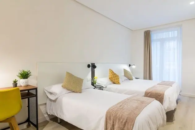 Superior Tek Büyük Yataklı Oda, 3 Tek Kişilik Yatak, Balkon