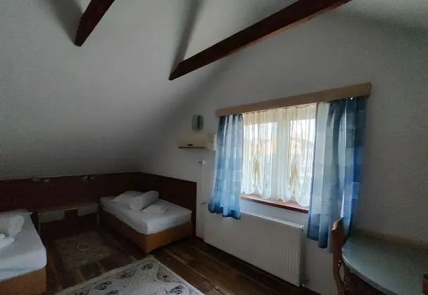 Economy İki Ayrı Yataklı Oda