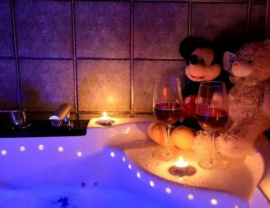 Tek Büyük Yataklı Oda, Jakuzi