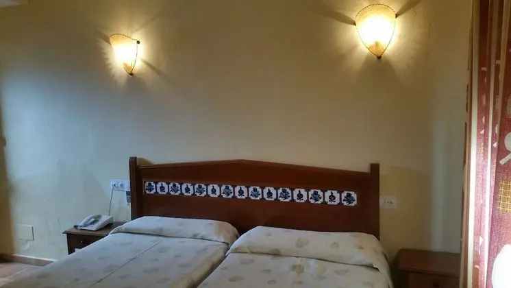 Basic Tek Büyük veya İki Ayrı Yataklı Oda