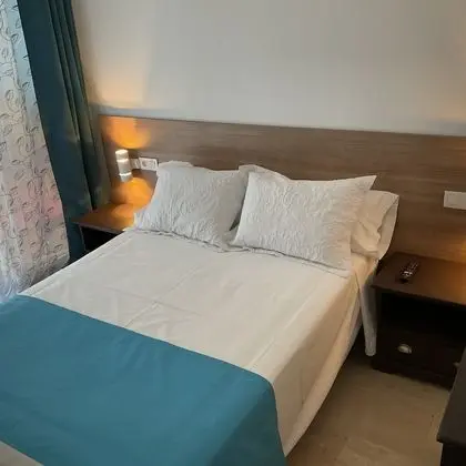 Comfort Tek Büyük Yataklı Oda (BLUE ROYAL)