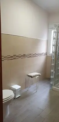 Dört Kişilik Oda, Ortak Banyo
