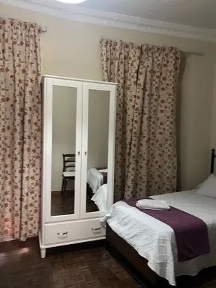 Dört Kişilik Oda, Ortak Banyo
