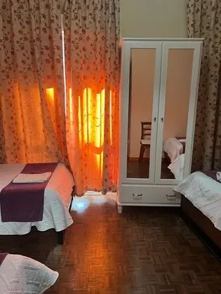 Dört Kişilik Oda, Ortak Banyo