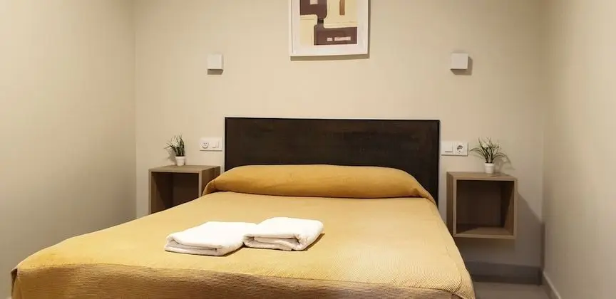 Tek Büyük Yataklı Oda, 1 Çift Kişilik Yatak, Ortak Banyo