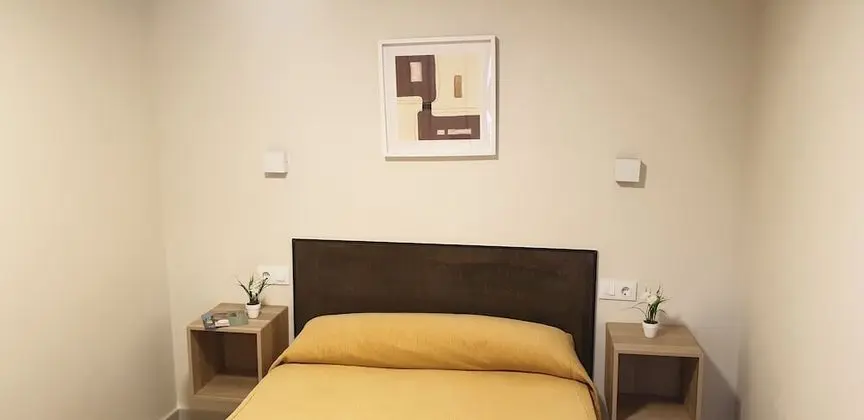 Tek Büyük Yataklı Oda, 1 Çift Kişilik Yatak, Ortak Banyo