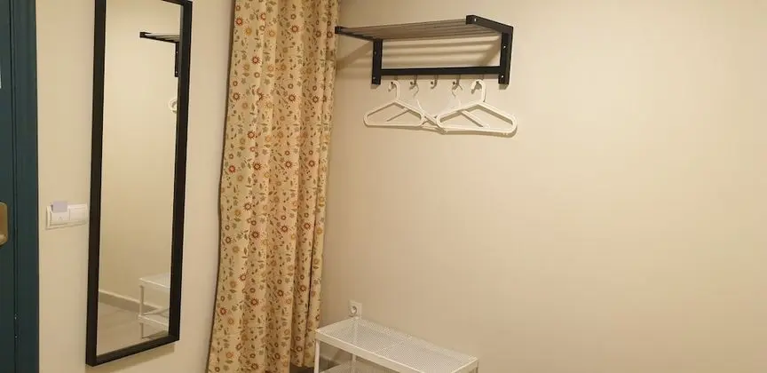 Tek Büyük Yataklı Oda, 1 Çift Kişilik Yatak, Ortak Banyo