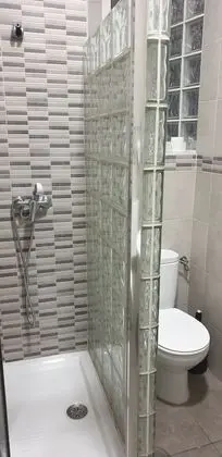 Tek Büyük Yataklı Oda, 1 Çift Kişilik Yatak, Ortak Banyo