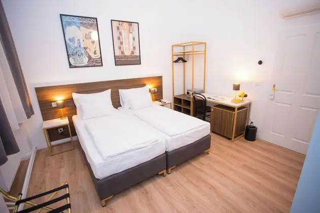 Comfort Tek Büyük Yataklı Oda