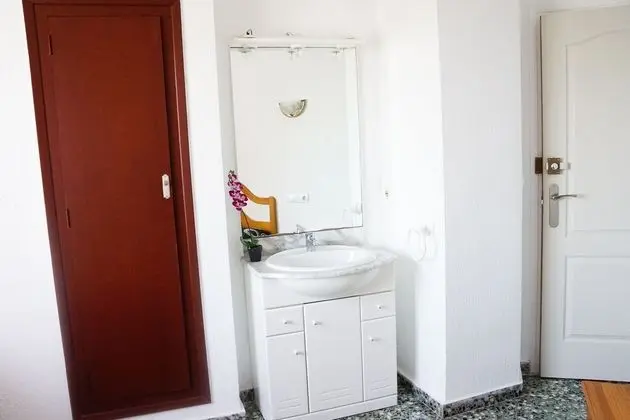 Basic Tek Büyük veya İki Ayrı Yataklı Oda, 1 Çift Kişilik Yatak, Ortak Banyo, Şehir Manzaralı