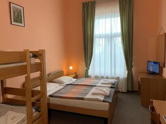 Quadruple ensuite room (3 to 5 beds)