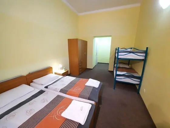 Quadruple ensuite room (3 to 5 beds)