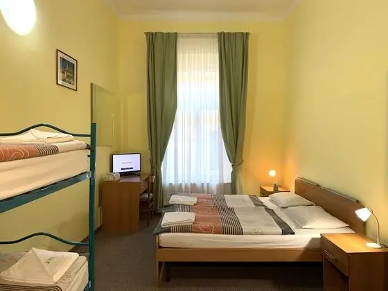 Quadruple ensuite room (3 to 5 beds)