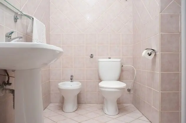 Twin ensuite room (1 to 2 beds)