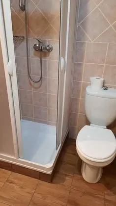 Twin ensuite room (1 to 2 beds)