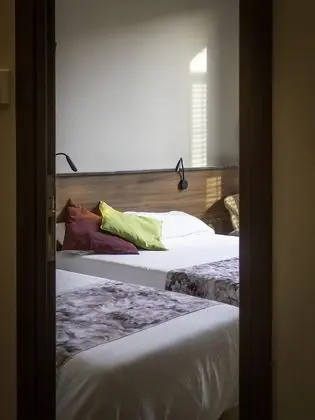 Üç Kişilik Oda, Banyolu/Duşlu