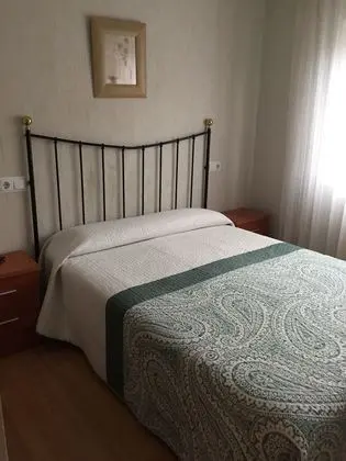 Büyük Yataklı Tek Kişilik Oda