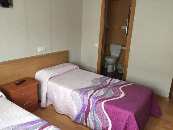 Büyük Yataklı Tek Kişilik Oda