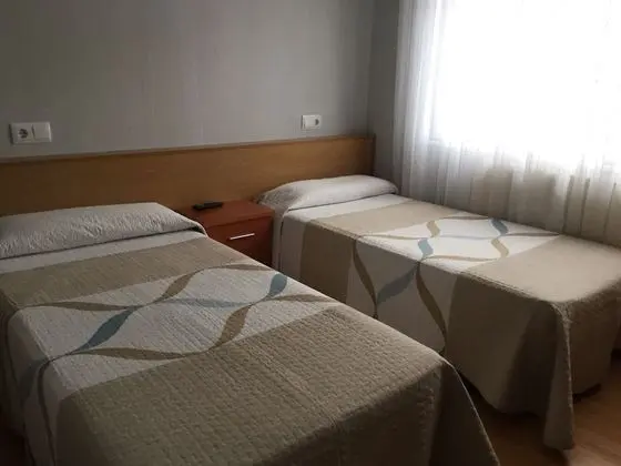 Büyük Yataklı Tek Kişilik Oda