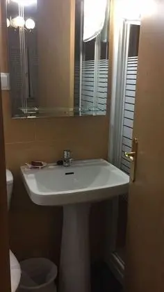 Büyük Yataklı Tek Kişilik Oda