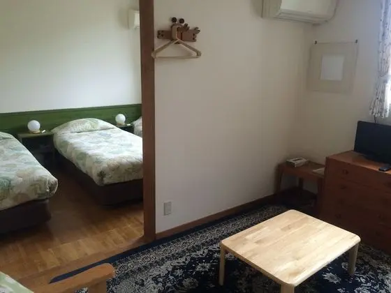 Üç Kişilik Oda, Ortak Banyo