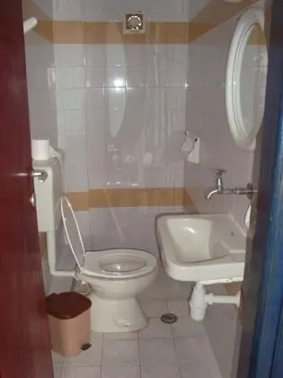 Economy Tek Büyük veya İki Ayrı Yataklı Oda