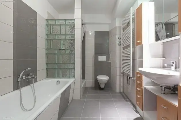 Üç Kişilik Oda, Ortak Banyo, Bahçe Manzaralı