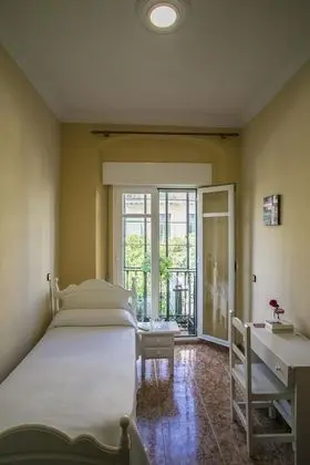Tek Kişilik Oda, Ortak Banyo