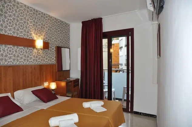Tek Büyük Yataklı Oda, Balkon