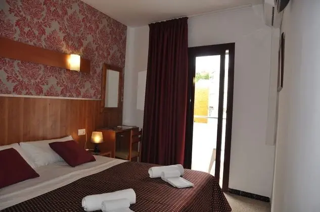 Tek Büyük Yataklı Oda, Balkon