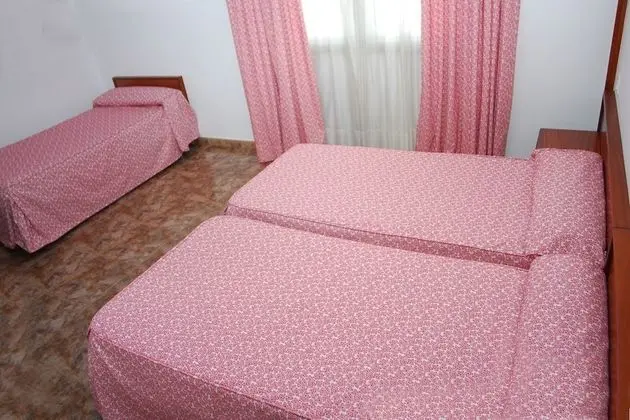 Üç Kişilik Oda, 3 Tek Kişilik Yatak