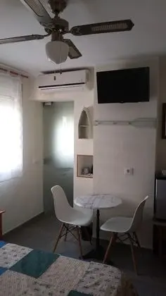 Tek Büyük veya İki Ayrı Yataklı Oda, Teras