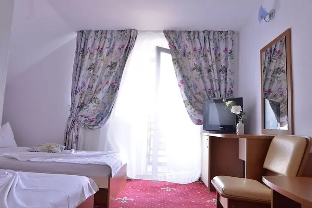 Tek Büyük Yataklı Oda, Balkon