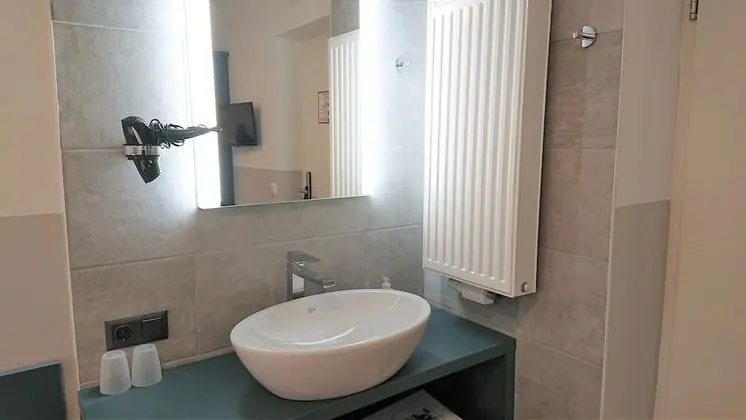 Economy Tek Büyük Yataklı Oda, Ortak Banyo