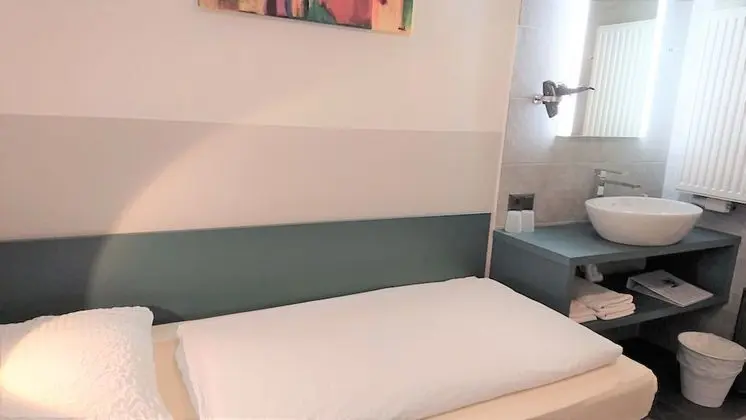 Economy Tek Büyük Yataklı Oda, Ortak Banyo